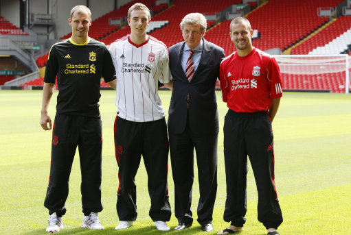 姆巴佩双响+库尔图瓦神扑！皇马3-0大胜重回正轨，阿诺德伤退成隐忧（姆巴佩梅开二度+库尔图瓦神勇救险，皇马3-0找回状态，阿诺德伤退添隐忧）