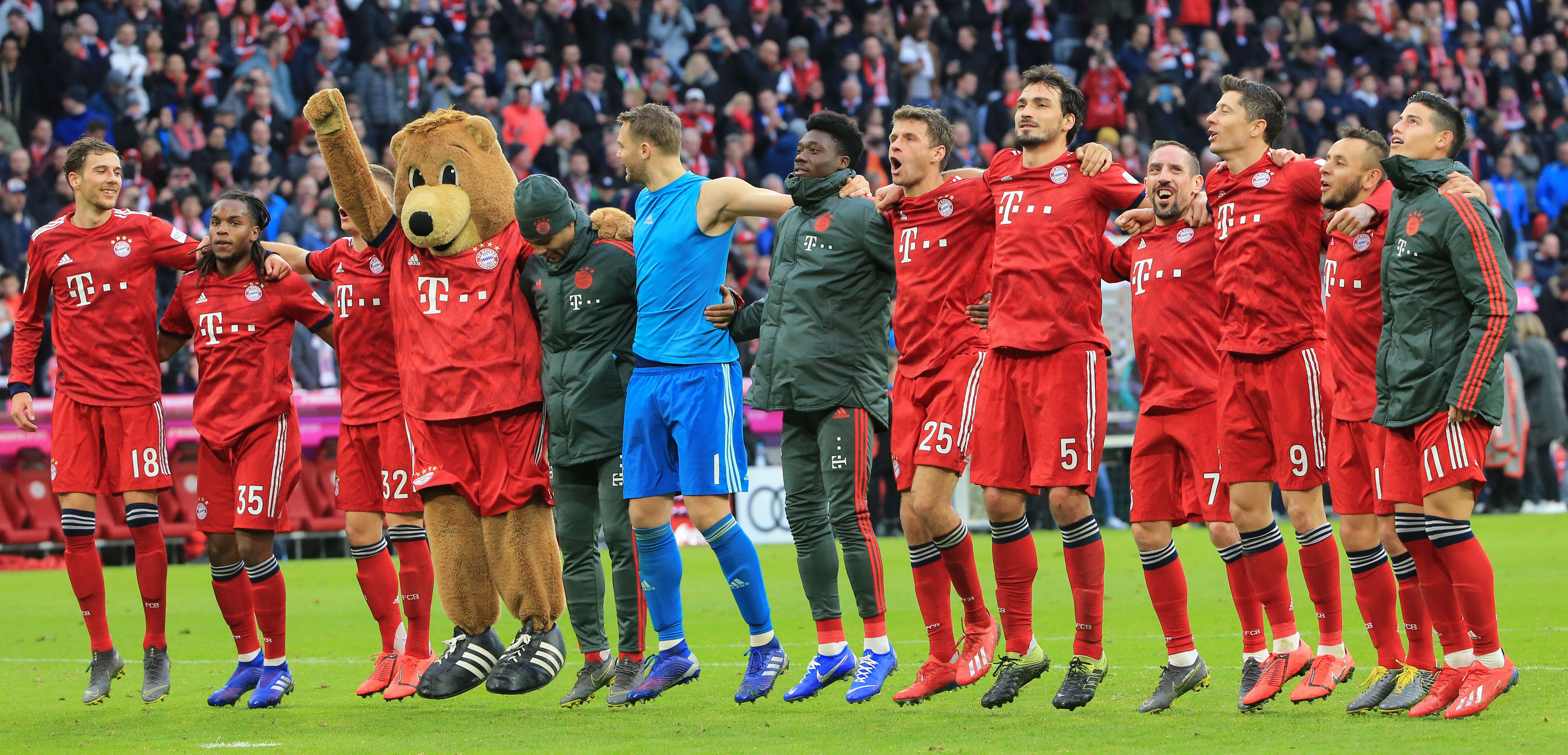 詹姆斯谈马克西：他简直太棒了，比起球技我更欣赏他这个人（詹姆斯盛赞马克西：球技出色，更打动我的是他的为人）