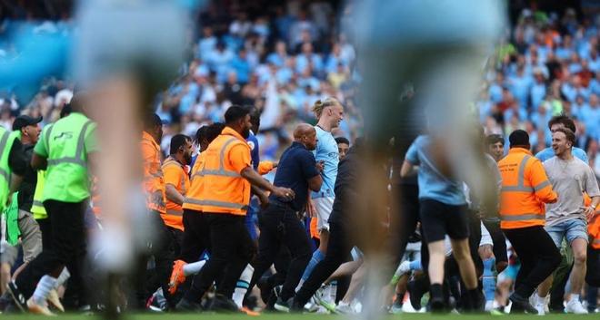 申花发布球队32岁生日海报，却把“32nd”写成“32th”（申花32岁生日海报闹乌龙，32nd被写成32th）