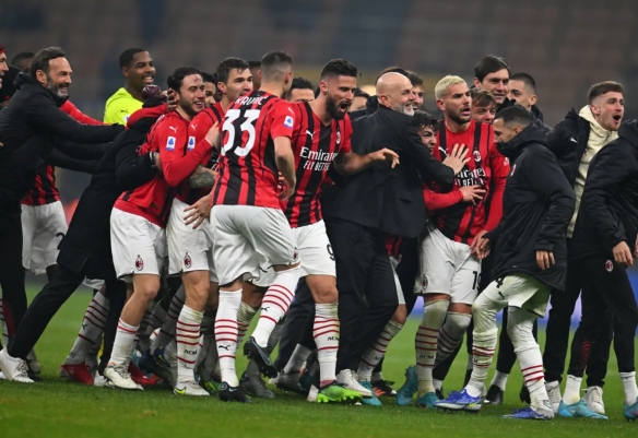 荷媒：阿贾克斯将与小克鲁伊夫会面，他是贾府新任总监候选人（荷媒：阿贾克斯将约谈小克鲁伊夫，后者是新任总监候选人）