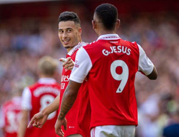 梅西小时候铃声响了不回教室，老师批评他：马拉多纳只有一个（梅西童年上课铃响仍不回教室，老师直言：马拉多纳只有一个）