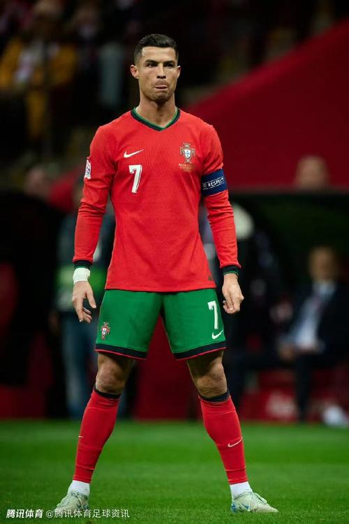 恰20：尼科-帕斯？他进步了很多很有前途，但我不关注对手（恰20谈尼科-帕斯：进步显著前景可期，我只专注本队）