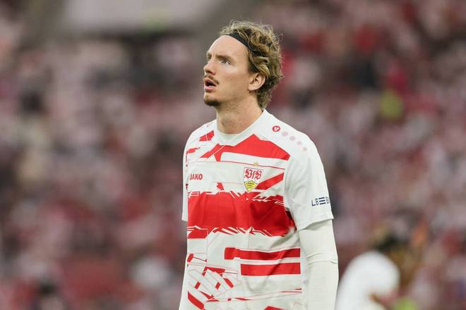 歌手：阿根廷跟巴西是宿敌没事！阿根廷可是有梅西！（歌手：阿根廷与巴西虽是宿敌，但有梅西坐镇不慌）