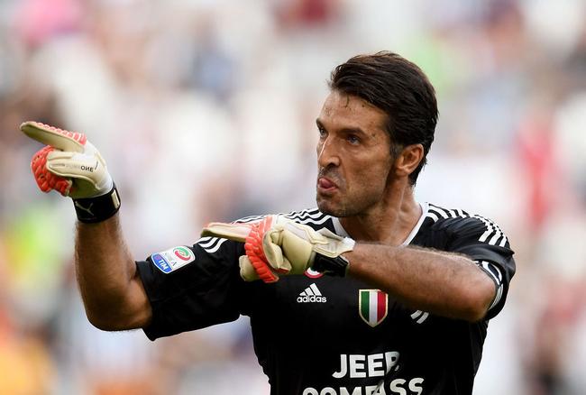 拉波尔塔：在新诺坎普为梅西办致敬仪式会很美好，但要等到26年底再谈（拉波尔塔：期待在新诺坎普为梅西举行致敬活动，但需等到2026年底再议）