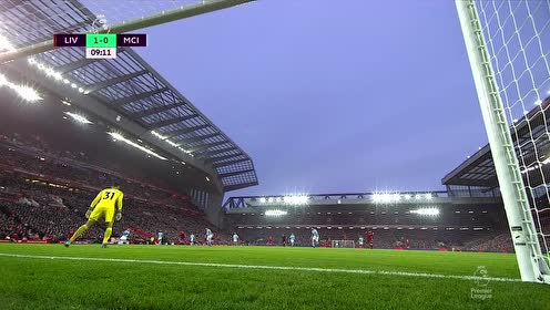 曼联客场4-1胜狼队，B费2射1传，取得3轮不败，积分追平切尔西，排名升至第六。（曼联客场4-1大胜狼队，B费双响+助攻，联赛三轮不败，积分追平切尔西升至第六位）